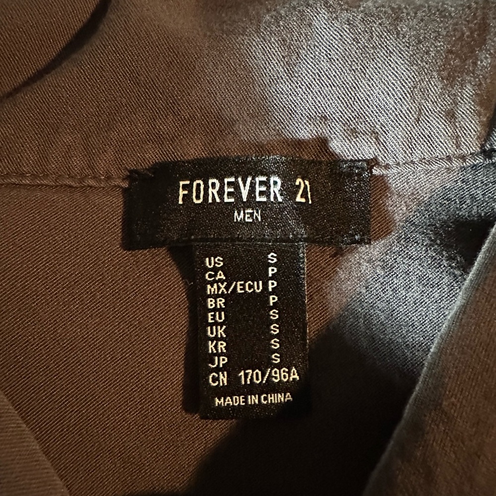 Button up - Picture 3 of 3